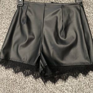 Windore, XS leather shorts